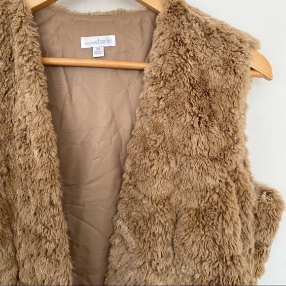 Charming Charlie faux fur vest, open front - Picture 6 of 9